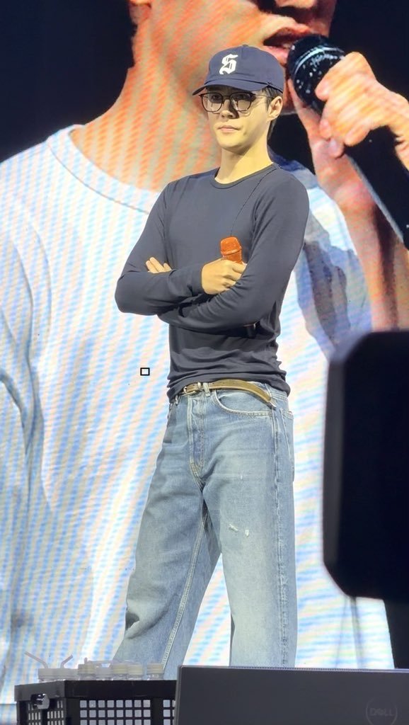 wind9401's tweet photo. 아니 분명 바짝 말렸는데 상체가 왜 이러시지 당황스럽네 https://t.co/9bSgNF6yar