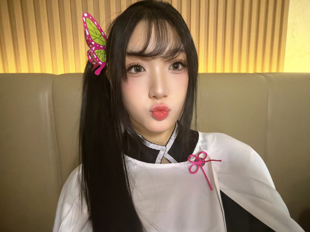 Delynn_JKT48's tweet photo. terimakasih banyak yaa untuk vc hari ini 💗🙆🏻‍♀️ akhirnya berani menunjukkan jati diri aku 🤗 yauda aku mau cari tanjiro aku dulu 👋 https://t.co/FX91Qjv3Lo