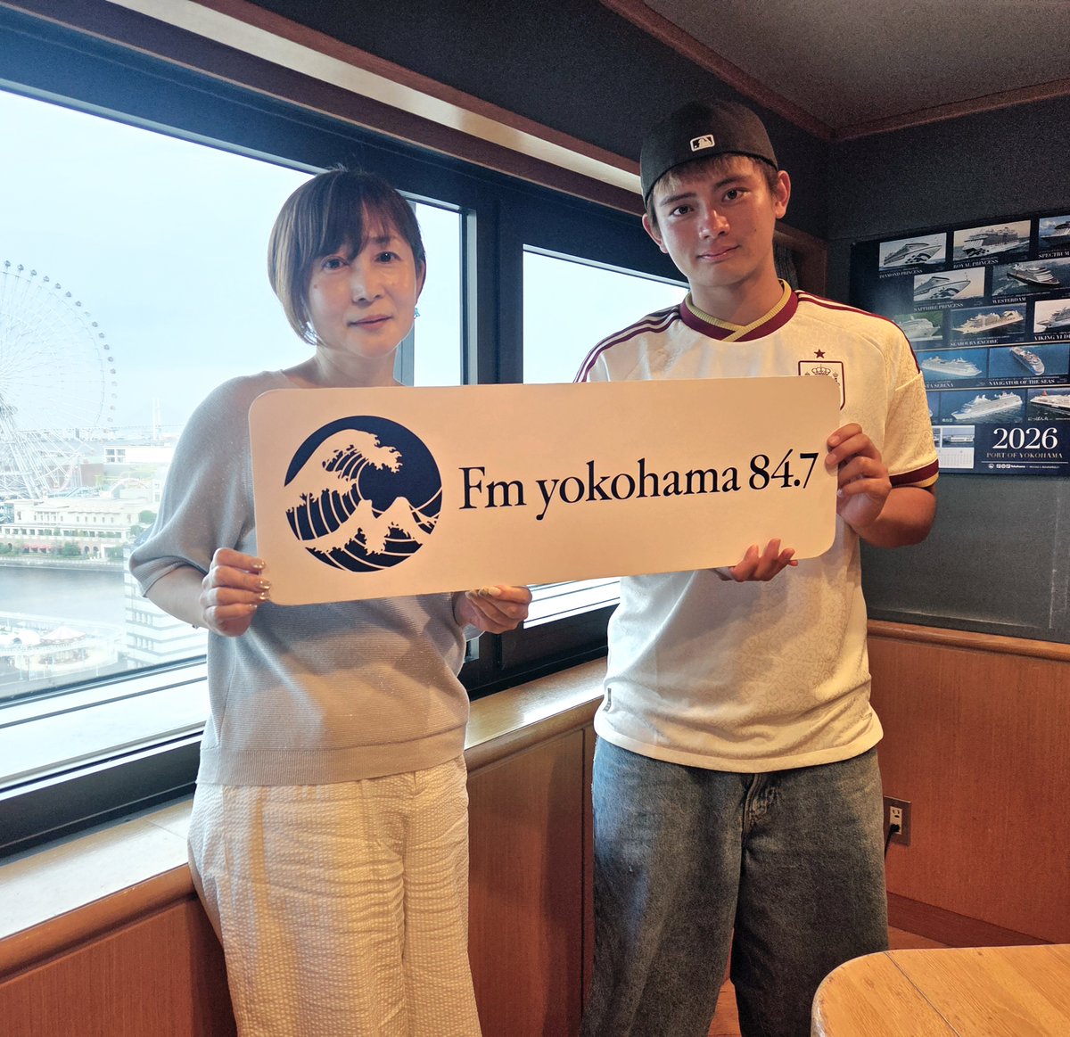SunsetBreeze847's tweet photo. 注目の歌声！23歳のR&amp;Bシンガーソングライター #IBUKI さんをお迎えしました！
キーボードをお持ち頂いて、Sam Smithのカバー「Stay With Me」の生ライブを披露してくれました🎤
#radiko タイムフリーで是非お聴きください！！
https://t.co/GOdd5xfTjQ
@ibuki_info 
#FMヨコハマ #sb847 https://t.co/Oq5oSRXveG