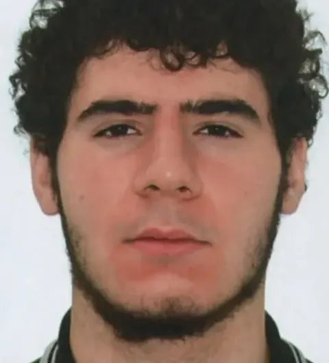 Droite_Natio's tweet photo. @bouliboulibouli @Jacques_Pezet Ce jeune électeur AfD mérite donc la peine de mort. https://t.co/YXWkqll7ZG