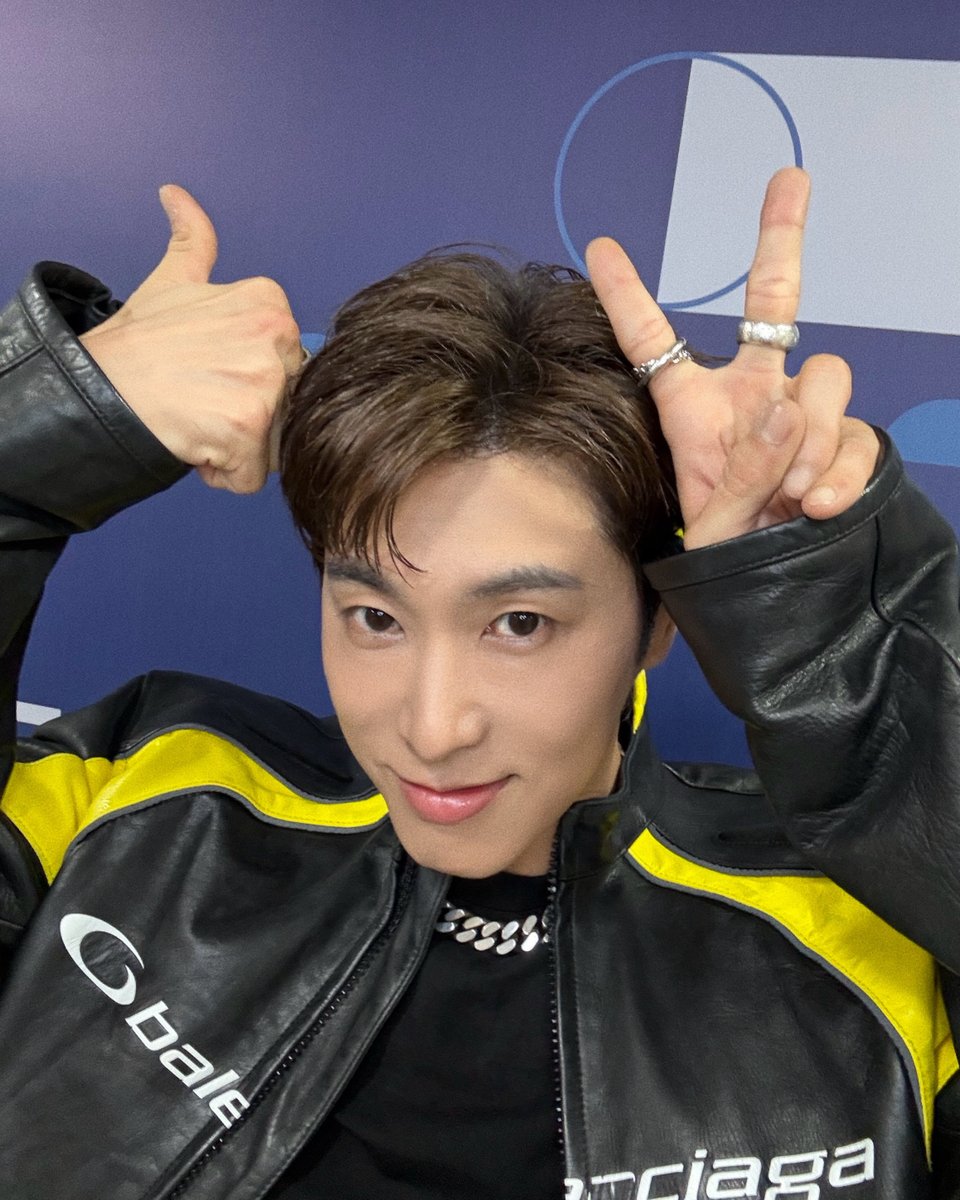 TVXQ's tweet photo. 𝗜𝗻𝗸𝗶𝗴𝗮𝘆𝗼 까지 끝 👍✌️

#UKNOW #유노윤호
#TimesTickin #UKNOW_TimesTickin
#TVXQ! #동방신기 #東方神起
#Inkigayo https://t.co/L9yn2xHZRH