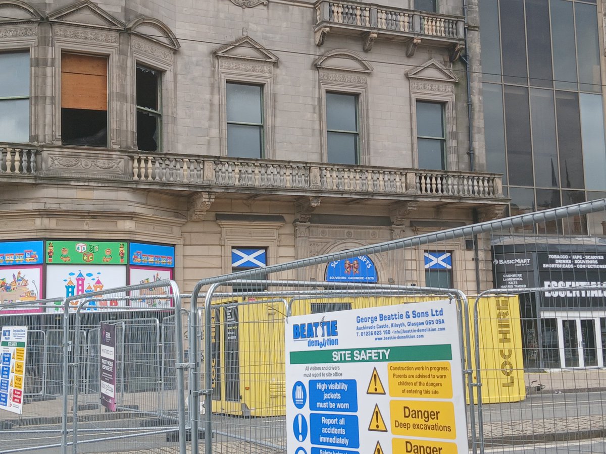 joshpizpom's tweet photo. The parallels between the Union Street and Princes Sreet fires cannot be ignored.

Both fires occurred in listed buildings occupied by tat shops which were not paying non-domestic rates, cheating the taxpayer and flouting the rules.

Councils must have greater powers to crack down on these 'rogue businesses'.

@heraldscotland

My column 👇