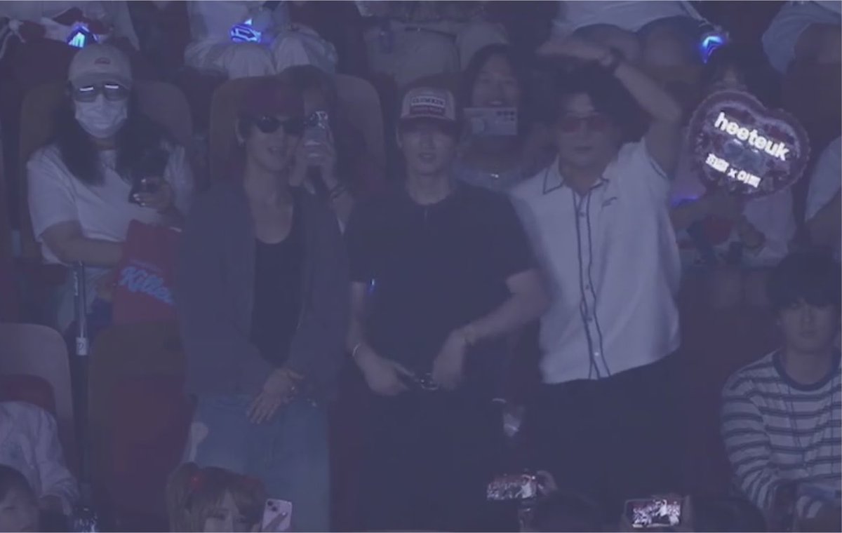 teukiemeow's tweet photo. Yesung, Shindong, and Eunhyuk today at 83z concert. 💙 
83z said they were surprised that Yesung is there, Yesung said he really wanted to come and see them.

Yesung is the ultimate TeukChul witness of all their flirting ever since — how can he not see his beloved hyungsss 🥰🥰🥰 https://t.co/auJON1B7nj
