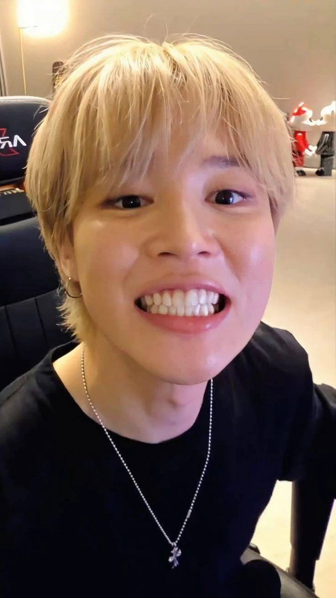 JunnuuV⁷ is seeing BTS in India in 2027 tweet media