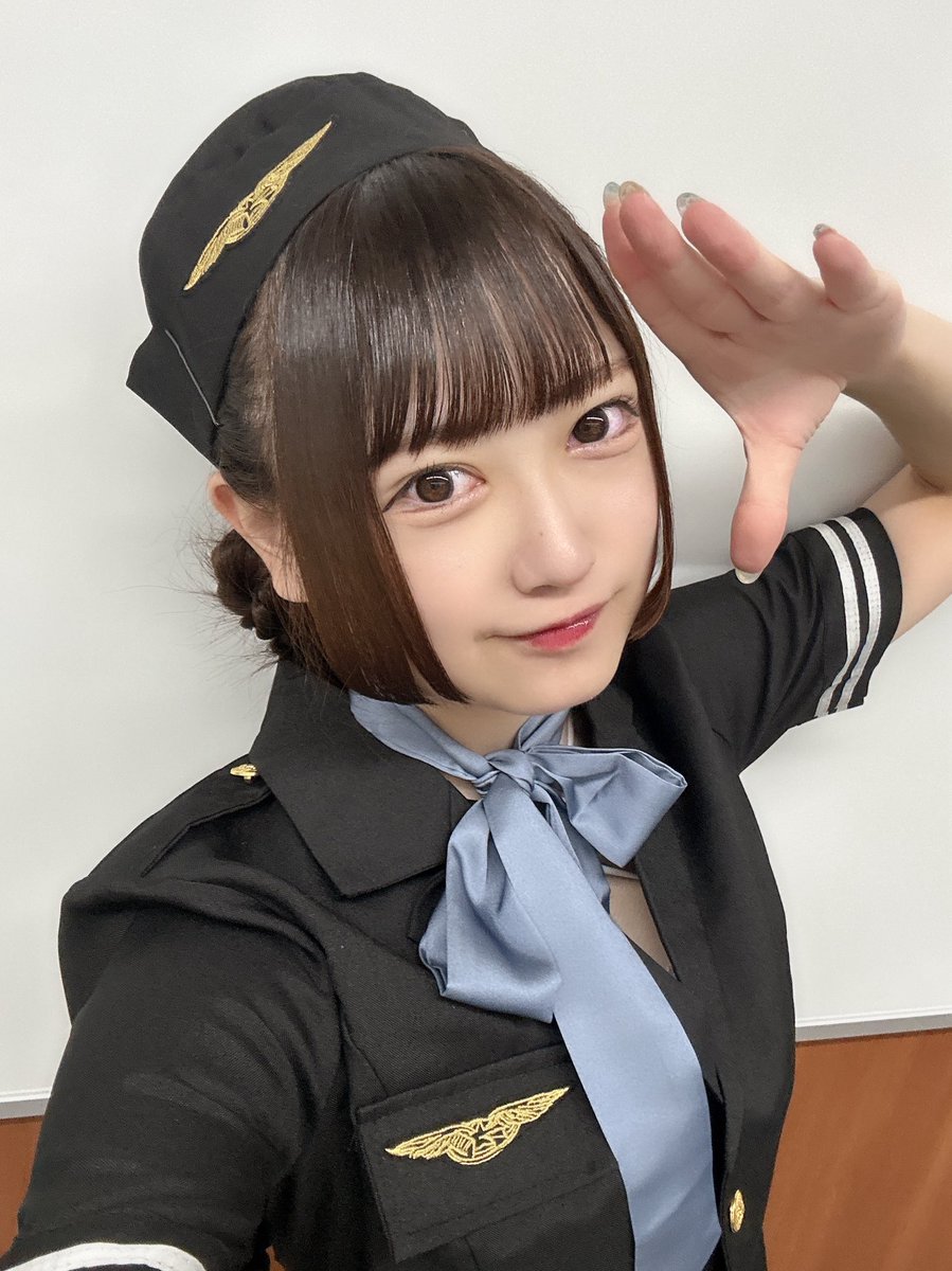rikako_imew's tweet photo. #コスケット #cosket 1日ありがとうございました♡

 CA風、制服、私服、どれがお好みでしたか？✈️✏️🩵1日みんなが会いに来てくれて、トレカりかこの引いてくれたりいっぱい話せてずーっと楽しかった(#^.^#)

初めましてさんもたくさんありがと❕これから仲良くしてください♡あいみゅう、覚えてね♡ https://t.co/Rvf3PUbJsU