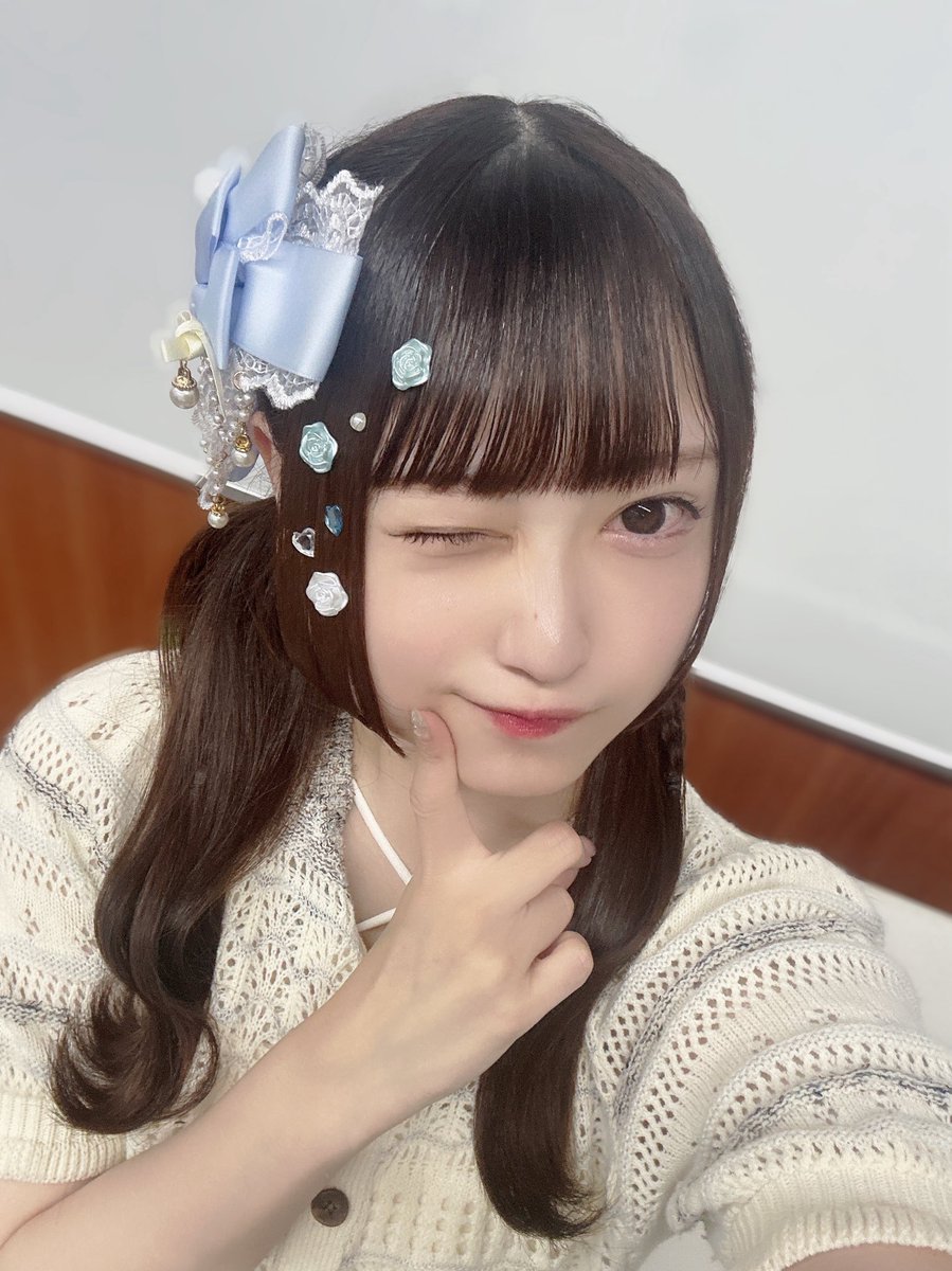 rikako_imew's tweet photo. #コスケット #cosket 1日ありがとうございました♡

 CA風、制服、私服、どれがお好みでしたか？✈️✏️🩵1日みんなが会いに来てくれて、トレカりかこの引いてくれたりいっぱい話せてずーっと楽しかった(#^.^#)

初めましてさんもたくさんありがと❕これから仲良くしてください♡あいみゅう、覚えてね♡ https://t.co/Rvf3PUbJsU
