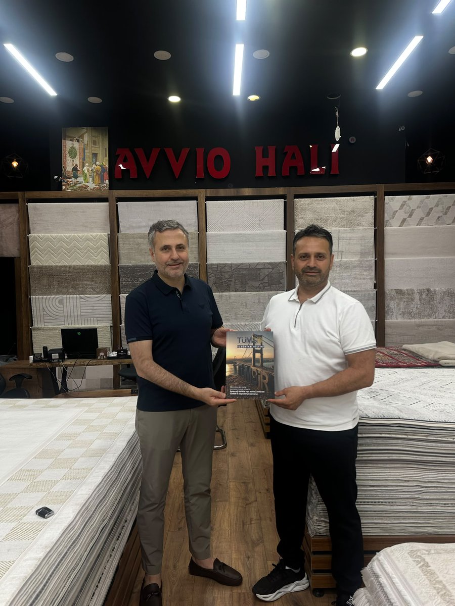 tumbir_tr's tweet photo. Genel Başkanımız Murat GÜNDAY ile Genel Başkan Vekilimiz Suat KIRAÇ Bey, Firma ziyaretleri kapsamında Avvio Halı Serkan ALAK Bey ile Alera Halı Ali KARA Beye ziyaret gerçekleştirdi.
@tumbir_tr @genctumbir  @suatkilic  #avviohali #alerahali https://t.co/iwAwk6iAcZ