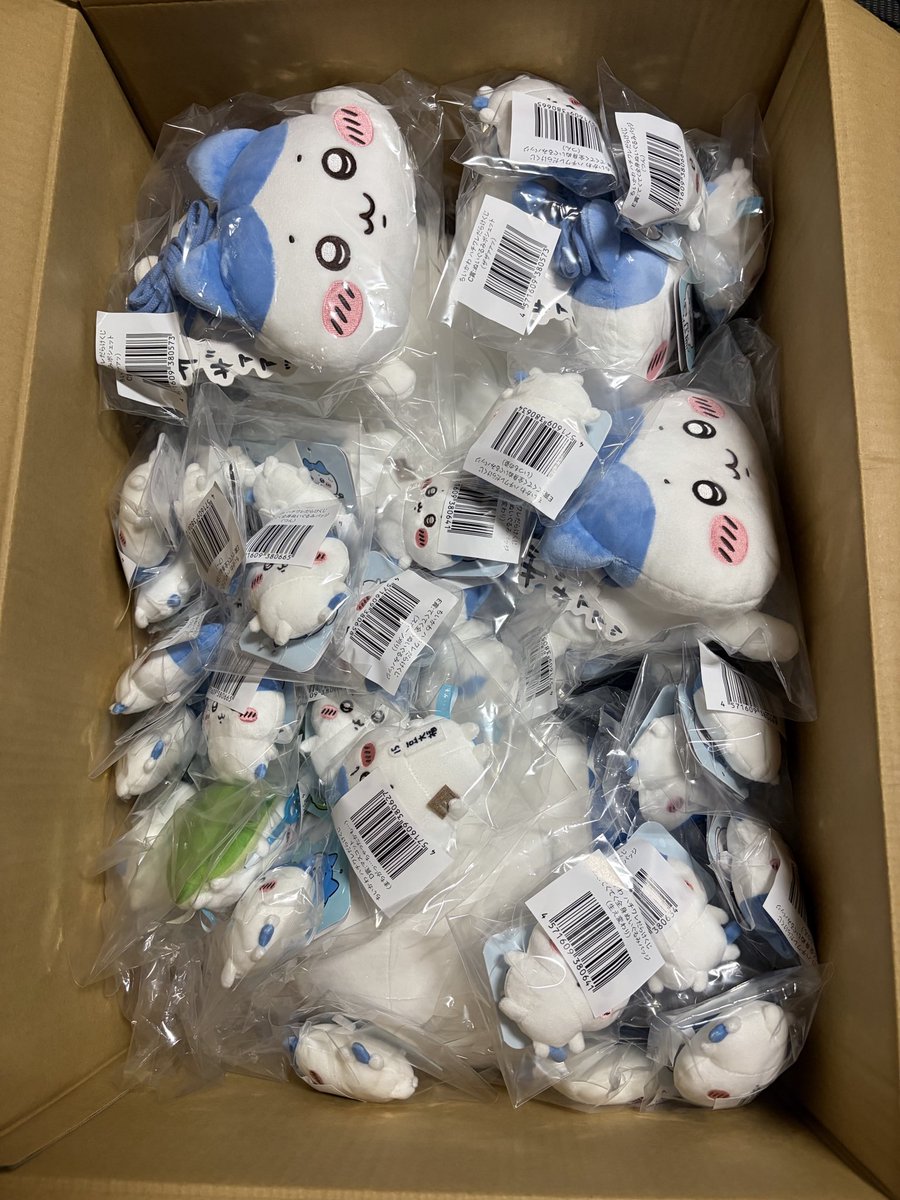RIZINsub's tweet photo. 昨日届いたハチワレだらけクジ…
明日ちいかわ映画見に行こうかな。 https://t.co/LddvunxdVZ