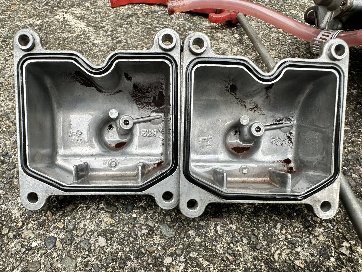subaru360Kenty's tweet photo. キャブをバラす
綺麗に掃除する
ガスケットを切る

そういえば、エキマニのとこについている
整流する部品折れてた💦

気長にまた来週 https://t.co/qdfr0wGgOf