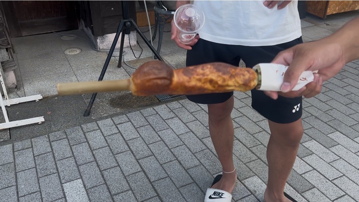 Reborn0811's tweet photo. 焼きたての黒ちくわが完全に https://t.co/qPfSNaZSl6