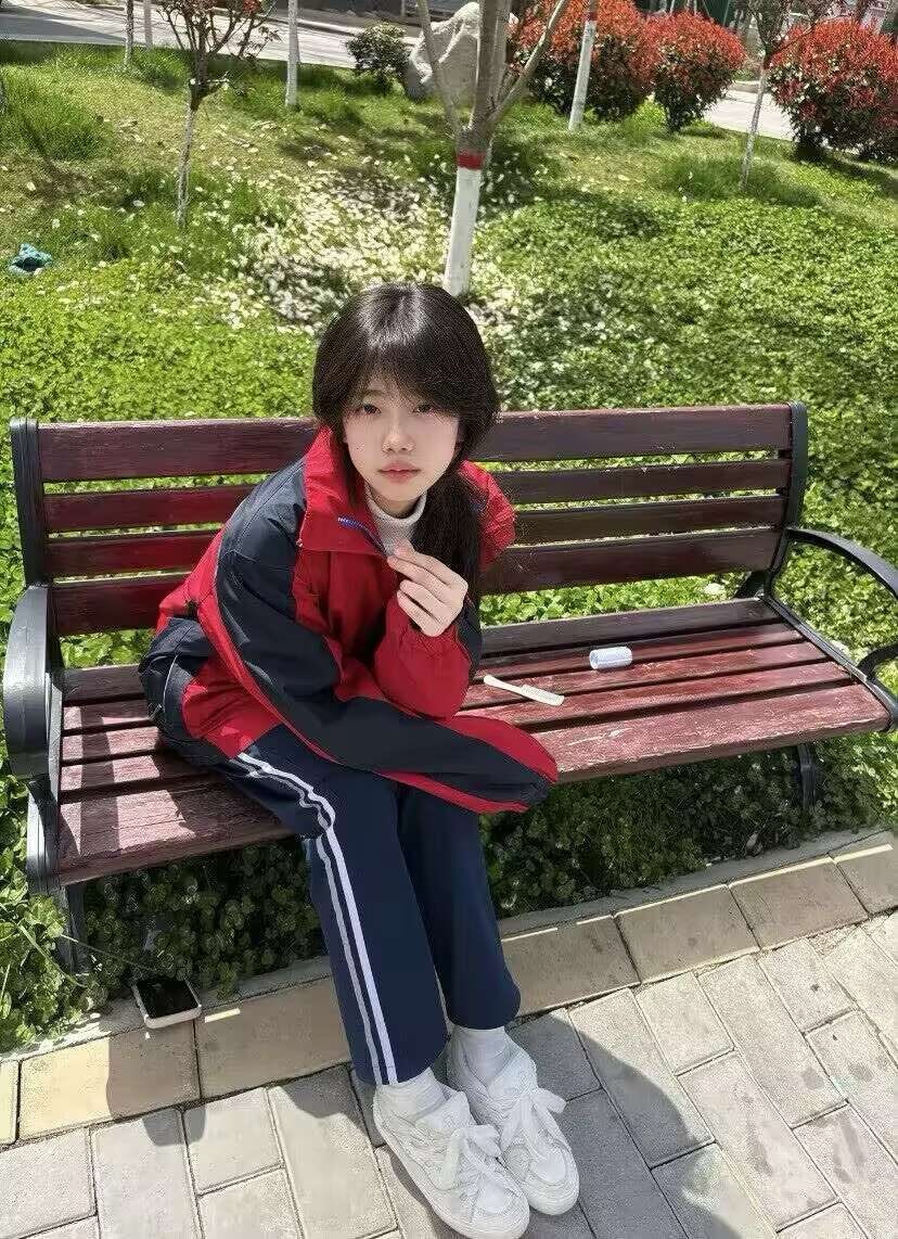 Armil9b's tweet photo. 一位高中兄弟分享的女同学，宋芷烨，16岁就这么骚，有想射屏yy的加兄弟的q：3927541536 https://t.co/X7S7sjzfOQ