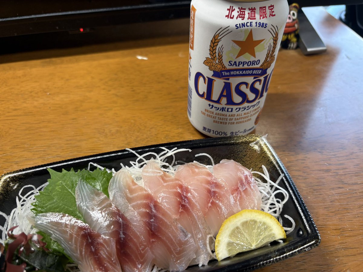 odorihaze20171's tweet photo. 今日はサッポロビールで献杯！
そう、今日はそんな日です。
#ウッチー https://t.co/cJl9yypAwU