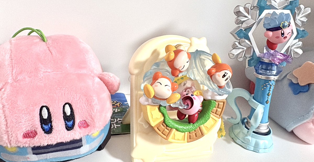 hhhamomo1's tweet photo. 部屋の掃除してたらまだ飾ってないカービィフィギュアあるのに気づいて掃除中断してフィギュア組み立ててた～✨️

掃除も大事だけどオタ活最高😤🩷 https://t.co/5JfTAY9pod