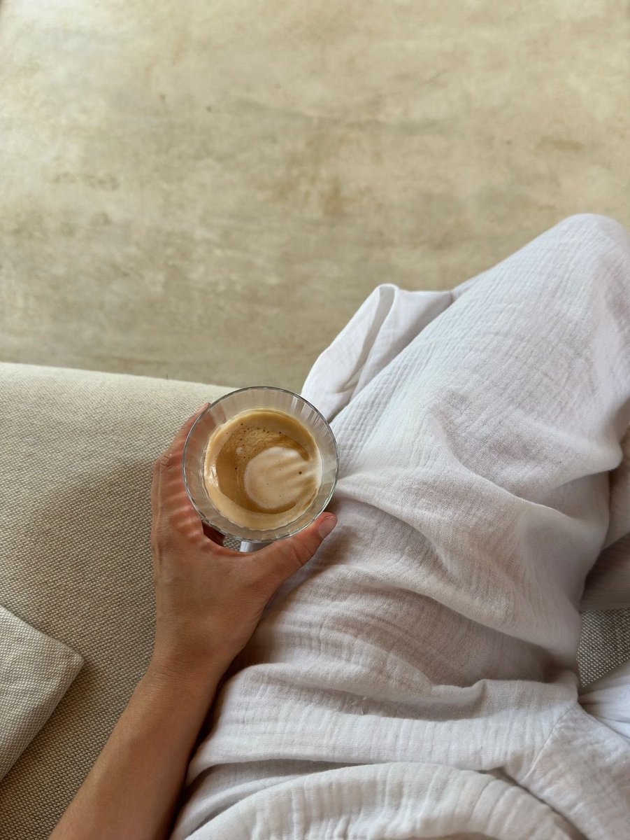 classyladylife's tweet photo. sunday morning coffee ☕️☀️ https://t.co/Pl8LwWEF4T