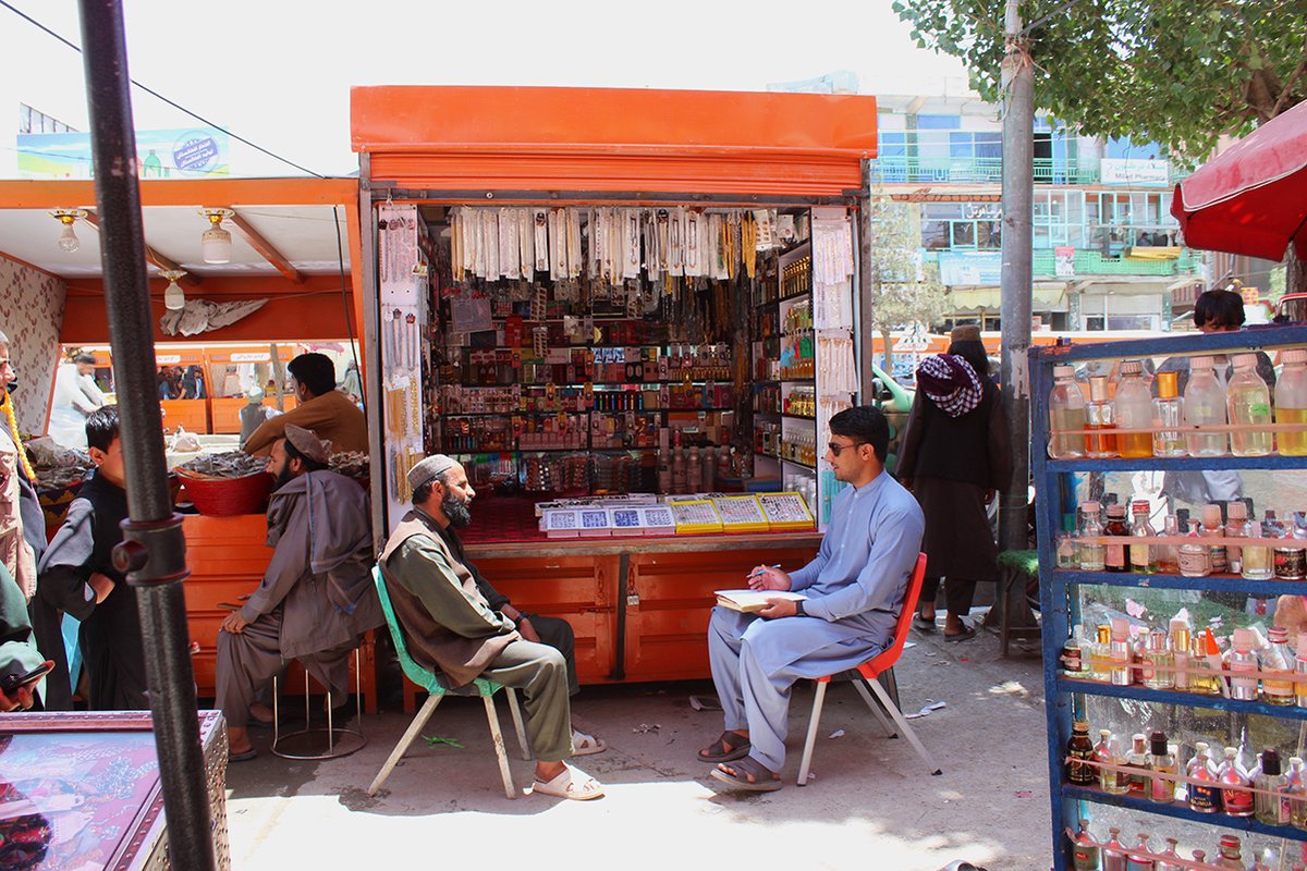 UNHabitatAf's tweet photo. Urban dwellers need specific skills as #urban economies ask for different skill sets &amp; profiles.

As more people move to urban areas in #Afghanistan, their capacities need to be strengthened so they can live and work with dignity.

📸Cabin shops supported by STFA &amp; UN-Habitat https://t.co/JKQQf8OcLu
