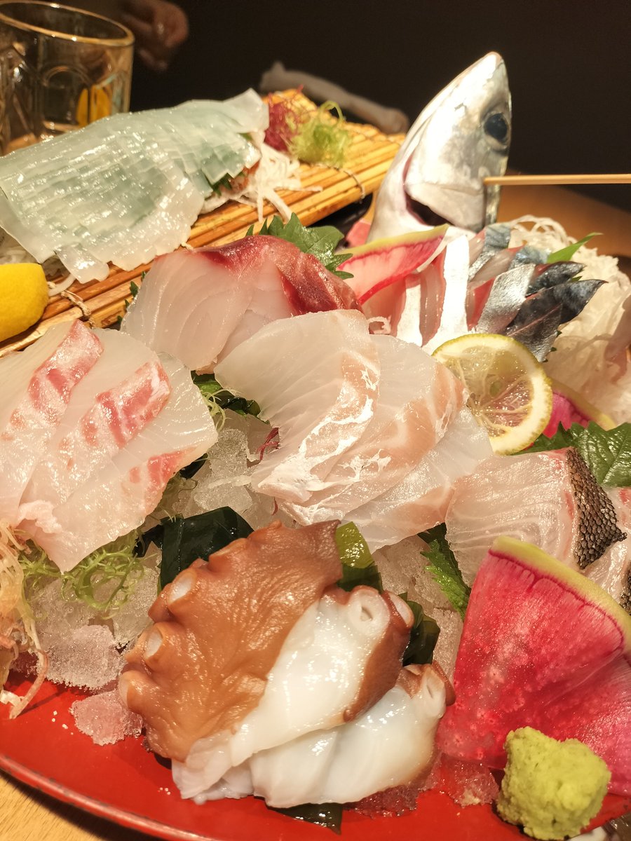 airL0s's tweet photo. 博多丸秀にて
九州といえばのゴマアジなど
日本酒がススム https://t.co/rfkQd5LqoK