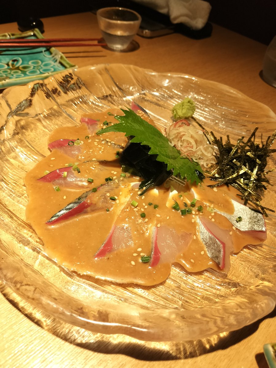 airL0s's tweet photo. 博多丸秀にて
九州といえばのゴマアジなど
日本酒がススム https://t.co/rfkQd5LqoK