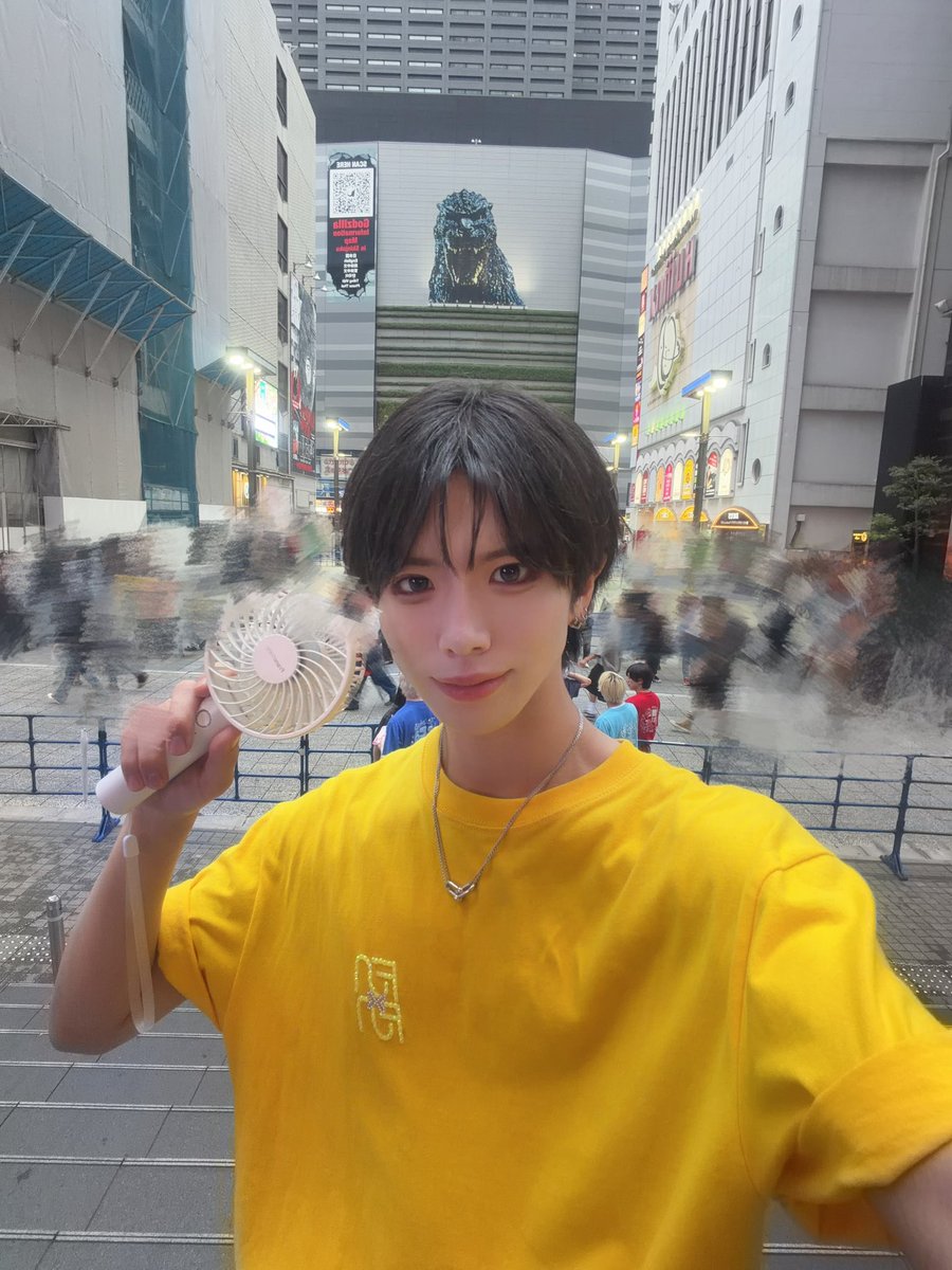 raiki_funfun's tweet photo. リリイベin歌舞伎町タワーありがとう！！

あっちあちだった！🌞🌴🌺✨
たくさんの人見てくれて最高だった！👀
ステージ広くて神だった！🏟️
楽しすぎたあ！🎶

また立てるといいなあ！大きいステージ！ https://t.co/WqqE9nyhVk