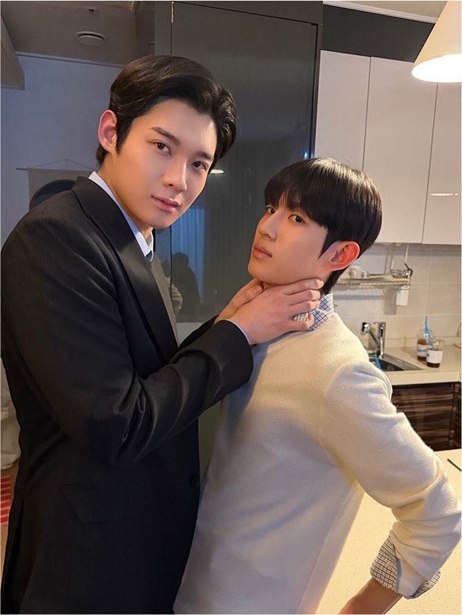 hrarchivee's tweet photo. 키스신앞두고 장난치고 ㅈㅉㅋㅋ https://t.co/S5NCPxyI1d