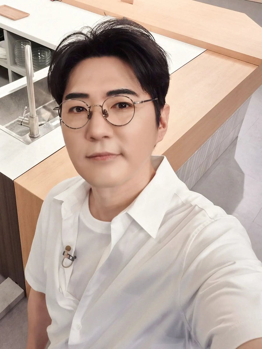 fangori0113's tweet photo. 데니안 오피셜 인스타
🔗https://t.co/JFO307idMa

[📷]

남도 섬의 여름 별미 🍚
오늘도 데니와 알토란🩵

#DANNYAHN #데니안
#알토란 https://t.co/EEQpEvtn2a