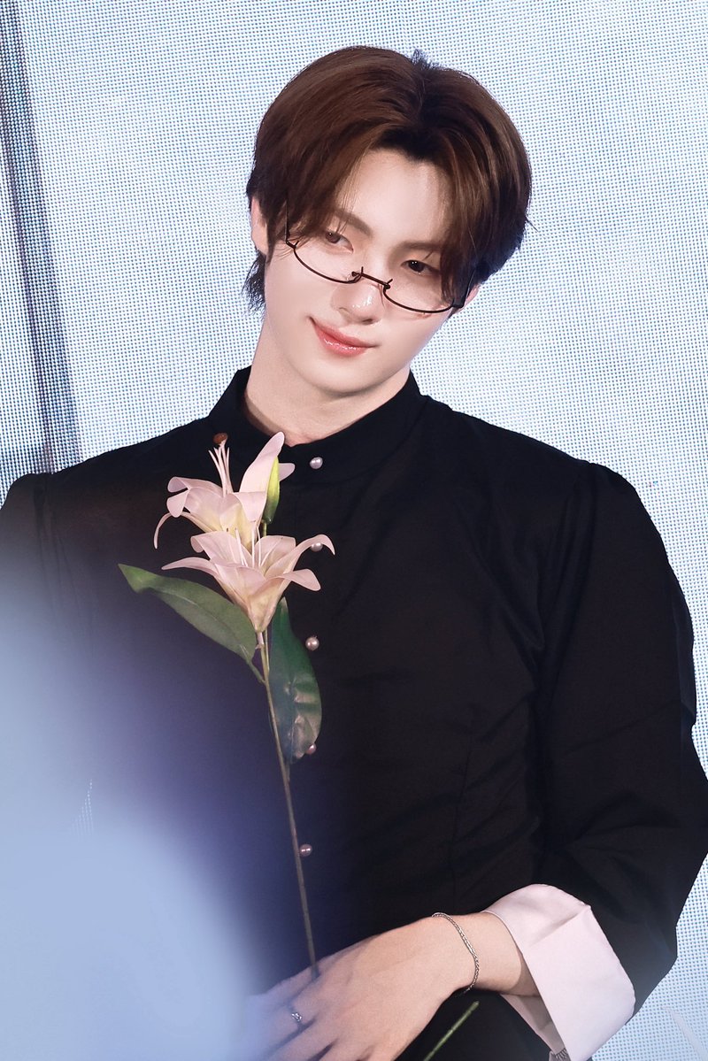 rkawitws's tweet photo. 아 진짜……영춘사제님 넘 좋네…이제 집에서도 생각나고 집에서 나갈 때도 생각나고 집으로 들어올 때도 생각나고 하루죙일 생각나겠지….좋당.... https://t.co/5uYXInZGrb