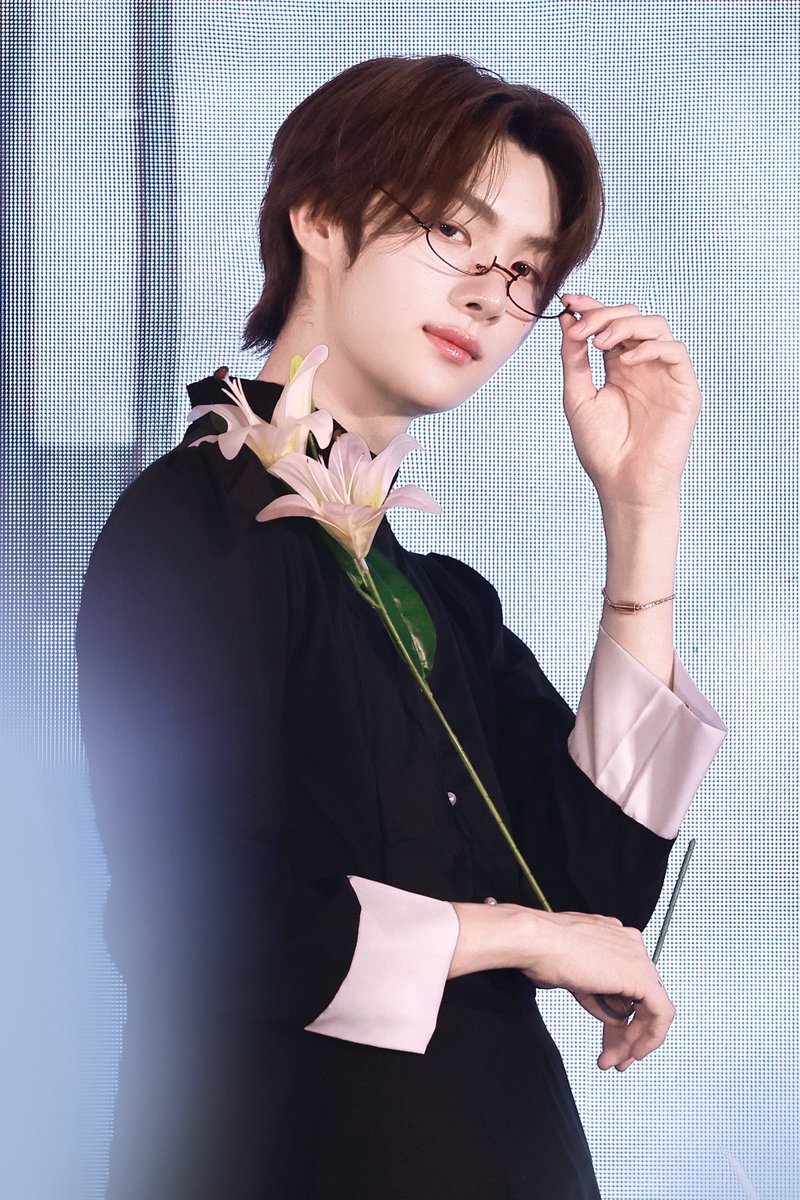 rkawitws's tweet photo. 아 진짜……영춘사제님 넘 좋네…이제 집에서도 생각나고 집에서 나갈 때도 생각나고 집으로 들어올 때도 생각나고 하루죙일 생각나겠지….좋당.... https://t.co/5uYXInZGrb