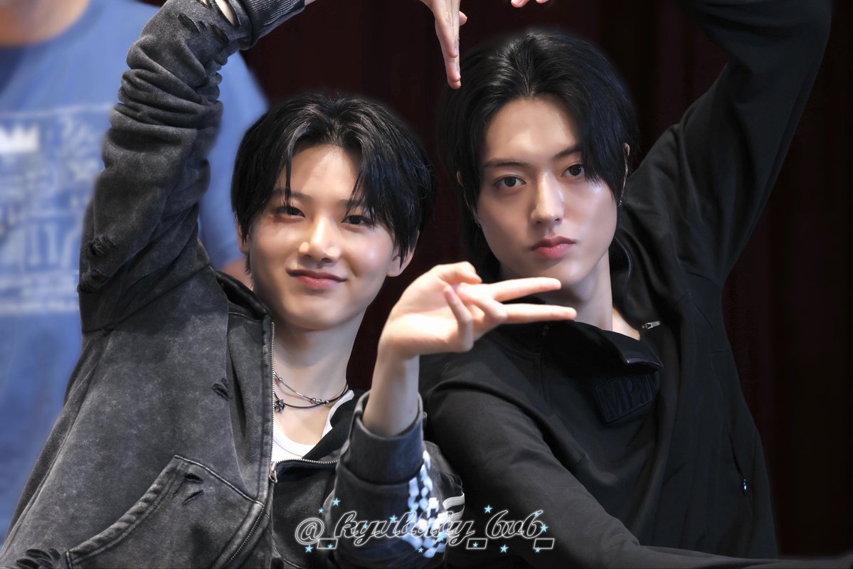 dailytre4sure's tweet photo. "during hide-and-seek, haruto sat nearby, and he was holding a junkyu fan😭😭😭😭😭😭😭😭"

from his ments to moments like this, ruto always makes sure junkyu is with us even when he’s not physically here ☹️ i’m crying, we miss you so much kyu :(( @treasuremembers https://t.co/pjYdtWKesz