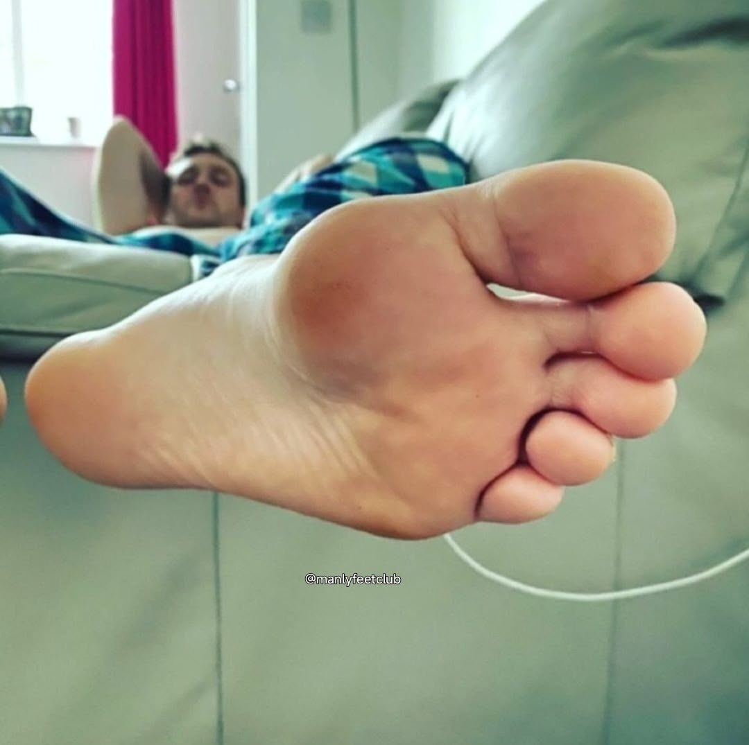 Male Feet 🦶🏻 tweet media