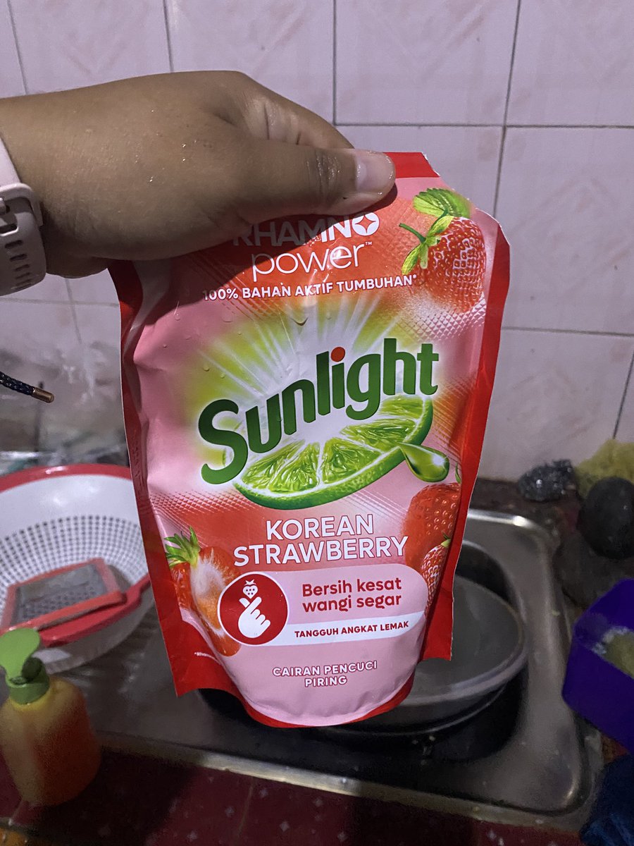 sunbrightlike's tweet photo. baru coba ini, inopasiinya okeh bgt sunlight 🫡 tanganku harum abis nyuci akwkkw https://t.co/sfopYA3j6Z