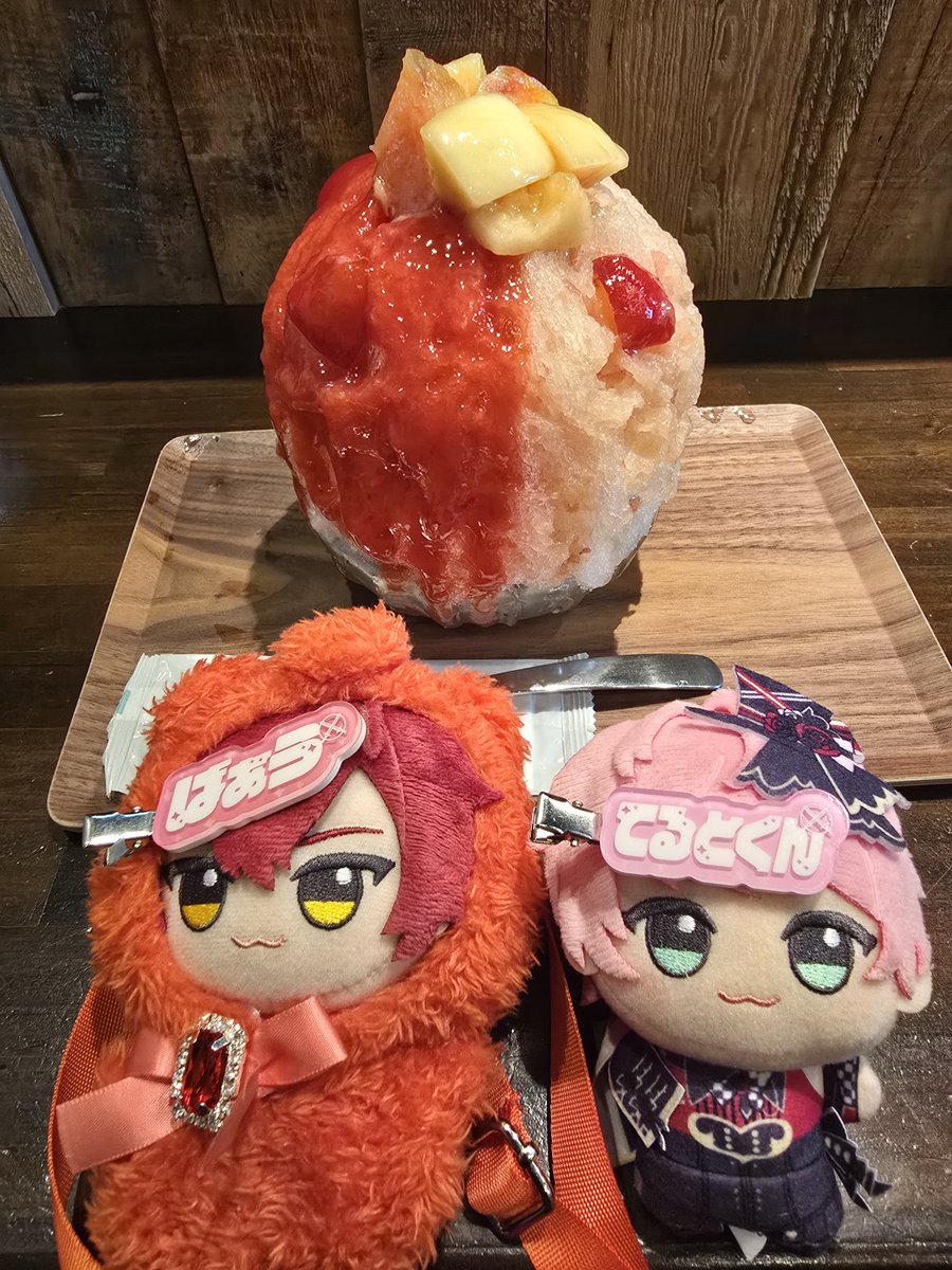 minmintugitugi's tweet photo. ちょうど赤とピンク🍧☺️ https://t.co/vpD4FoO1QT