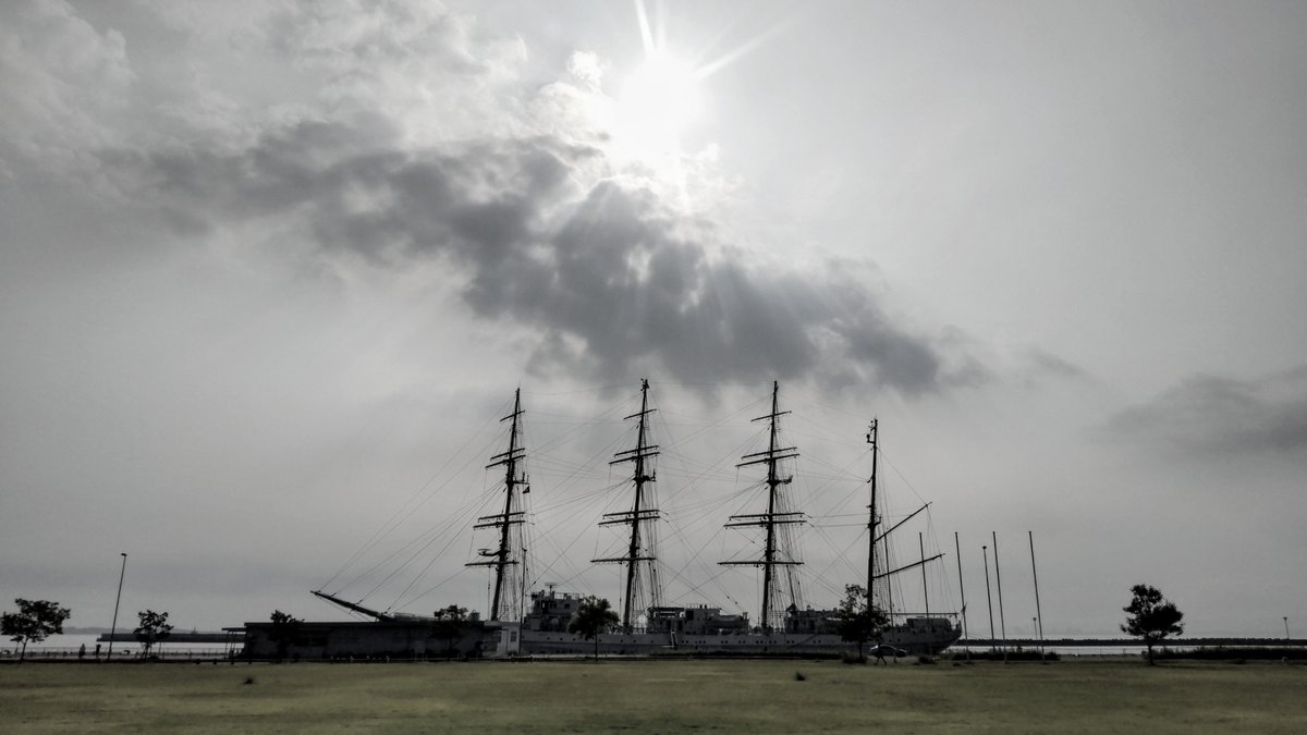 zakiyoshi29's tweet photo. パソコンとスマホの壁紙用に撮ったけど、使うことない気がするのでup⛴️ https://t.co/1HJDaRUYtT