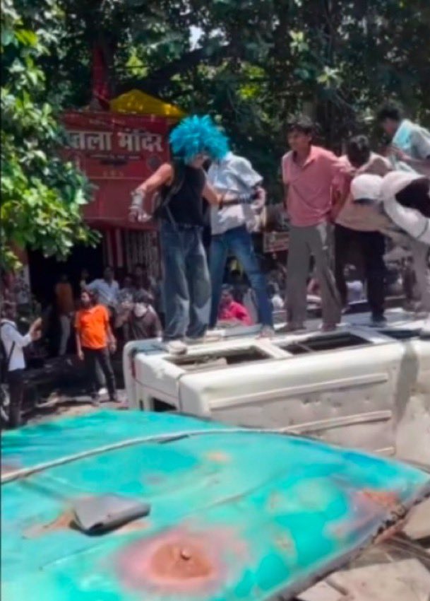 JaipurDialogues's tweet photo. Damaged Police Car

When Police started Belt Treatment, he started playing Victim

Good Work by Bihar Police 🔥 https://t.co/k9Tkceq9QH https://t.co/SEdxxZIsJh