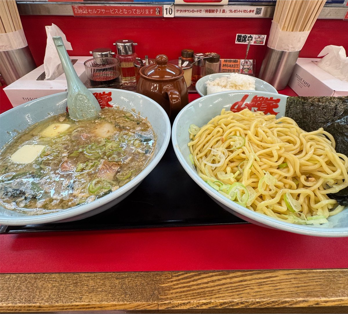 D_B_MAN_'s tweet photo. おばんですバター野郎です🤗
初めてつけ麺頼みました。
写真撮る前にトッピング移しちゃいました。
酢抜き頼んだけど酢入りでした。。。
バター野郎でした🥲 https://t.co/myK4PQlGOO
