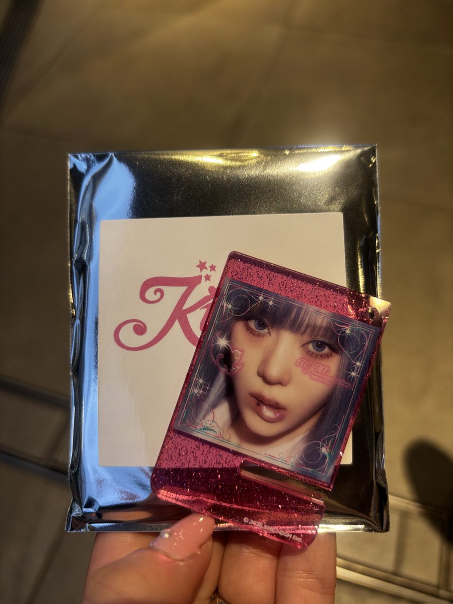 TamamitsuLove's tweet photo. aespa 交換 popup ポップアップ KISS N TELL

求 同種ジゼル　アクリルキーホルダー 

譲 ウィンター　アクリルキーホルダー

宮下パーク付近渋谷での交換希望です。
お気軽にお声がけ下さい。 https://t.co/Wbfj5B6xpR
