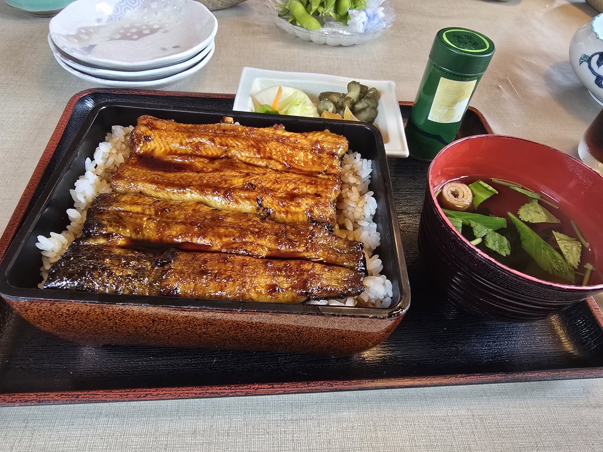 a1313jda's tweet photo. 昼夜鰻は最高すぎる https://t.co/LcbeSyslGI