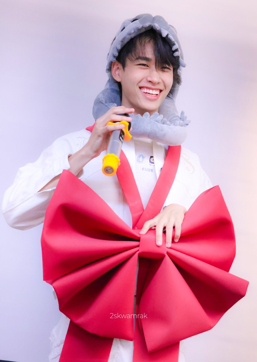 2skwamrak's tweet photo. 🎀🎂

#LetsPlayWithPHOP
#PHOP21stBirthdayFanMeeting
#krmjtc #ppophs #Kritphop ෆ ͙˚˖ https://t.co/UX9iDCBizR