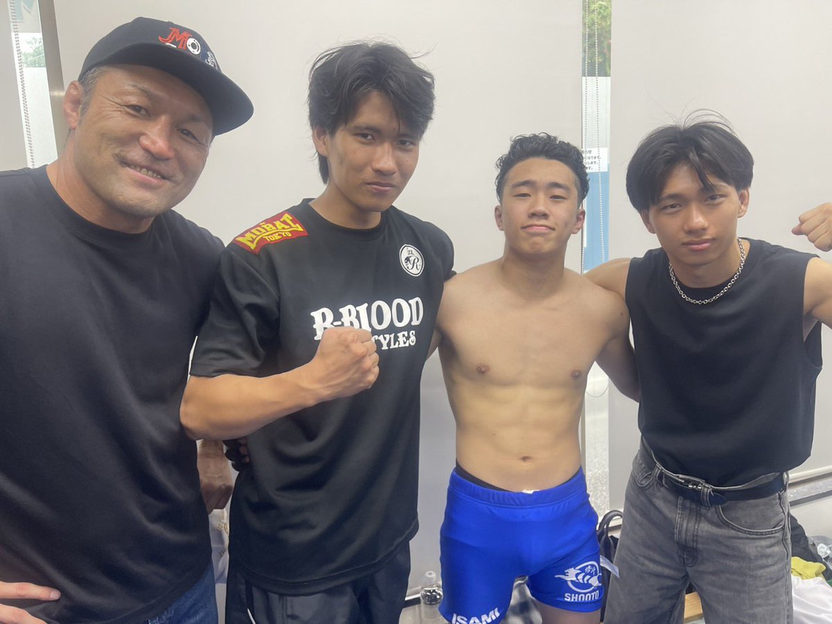 ryuta918's tweet photo. 湘南フリーファイト9にハルトが試合でした
1R優勢に進めたものの2R極めきれずドローでした
堤くんが応援しに来てくれました
有難うございます🙇♂️
ジムに帰って課題をチェック✅
#総合格闘家櫻井隆多チャンネル
#水戸大使 #MMA #1971年生まれ #茨城県水戸市千波 #現役の総合格闘家 #RBLOOD https://t.co/T42jGGOZKG