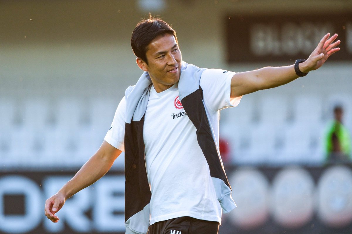 AdlerNews's tweet photo. 𝐏𝐥𝐚𝐧𝐮𝐧𝐠 𝐦𝐢𝐭 𝐇𝐚𝐬𝐞𝐛𝐞:

• War seit Beginn des Jahres fest bei der japanischen Nationalmannschaft
• Zweitjob bleibt neben #SGEU21 zunächst weiter bestehen
• Mitte August trifft sich #Hasebe zur Absprache mit der @Eintracht
• Länderspielperioden September & November wieder bei der Nationalmannschaft
• Macht die A-Lizenz in Deutschland und bis Frühjahr 2027 seinen Fußballlehrer in Japan

🗞️ BILD

#SGE 🦅