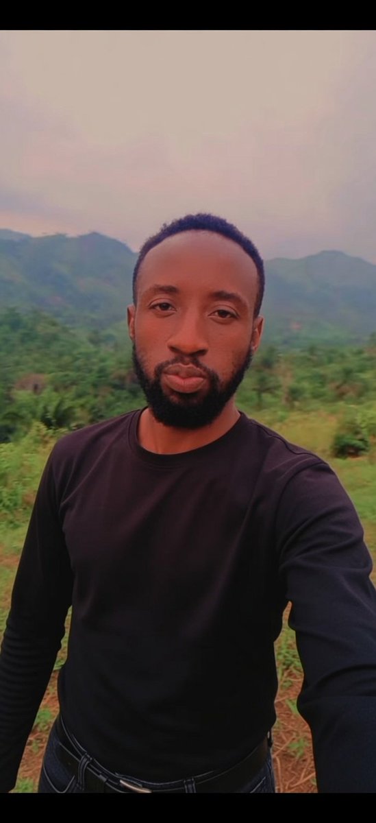 Natumanyaa_Alex's tweet photo. How do you look in black ?🥺😹 https://t.co/Q1IVZVcxet
