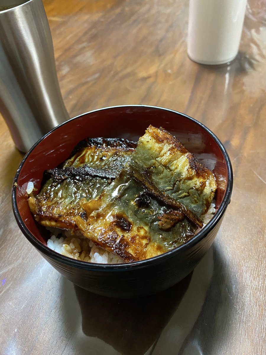 Oll833's tweet photo. 鰻…実食❗️😱✨ https://t.co/qnYHx5L5dY