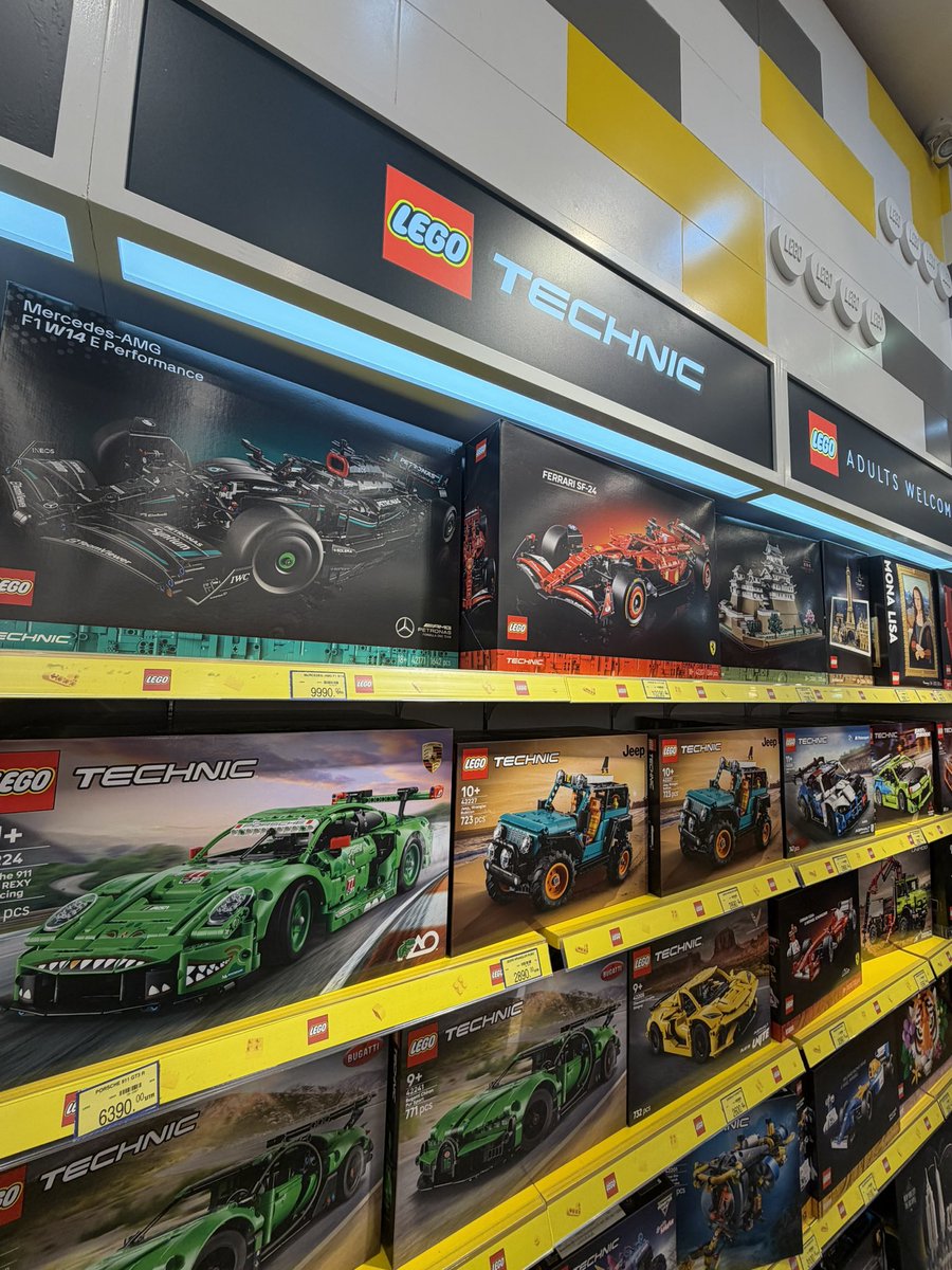 vanessafongs's tweet photo. @coklatpanas1901 @kapalhantu2122 tanggung bgt, beli Lego gede. ni Lego https://t.co/u1iOP2iAJO