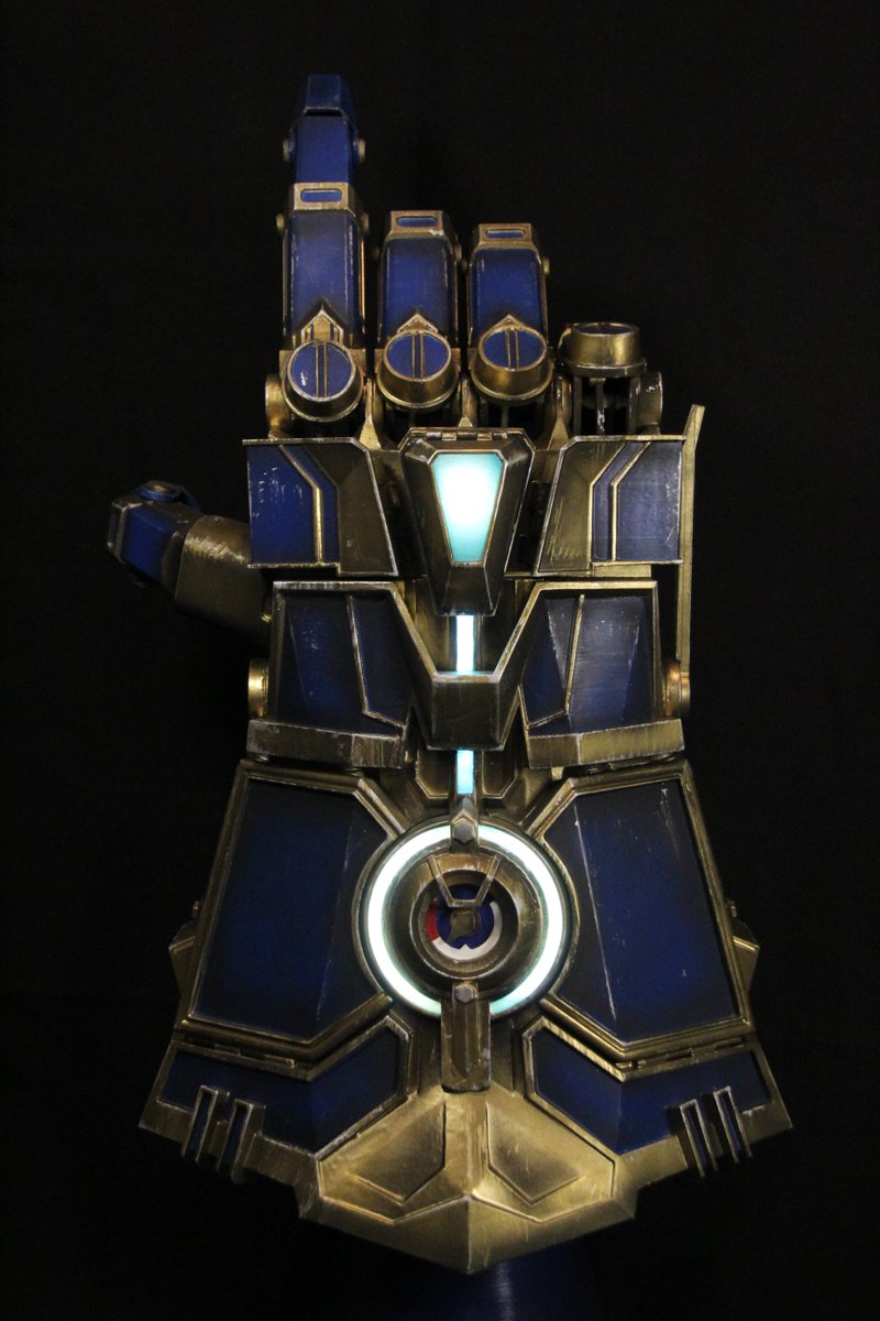 William__Art_'s tweet photo. made a 2° version, of the articulated I Atlas Gauntlet (Vi) from Arcane @lolesports
@LeagueOfLegends
@lol_es
Commissions open for props, cosplay & collectible pieces!
#Arcane #LeagueOfLegends #cosplay #prop #maker #PropMaker #netflix https://t.co/osPqHYpAQH