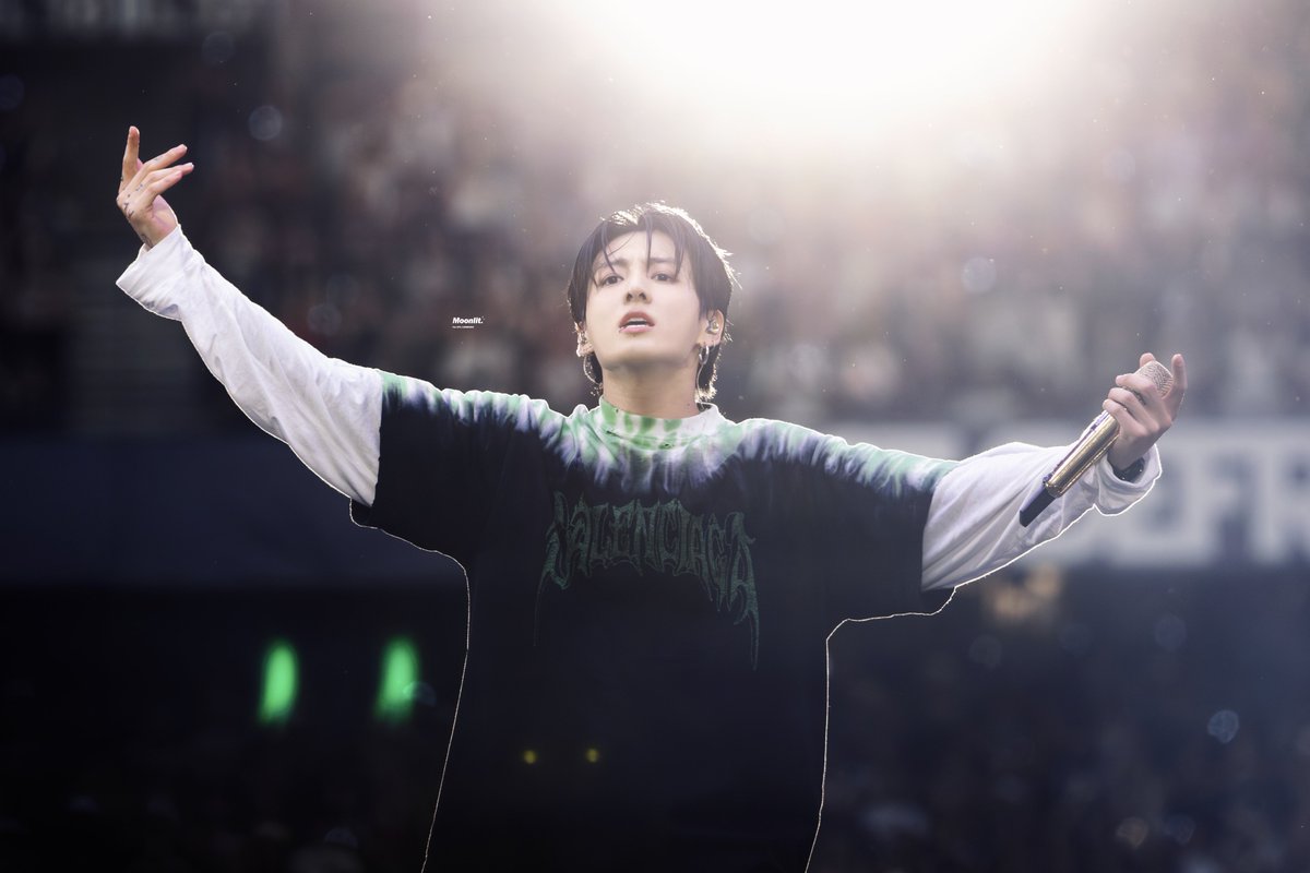 Moonlit__97's tweet photo. In Paris 🇫🇷
Moonlit.

#정국 #JUNGKOOK
#방탄소년단 #BTS @BTS_twt https://t.co/lkEfjMupht