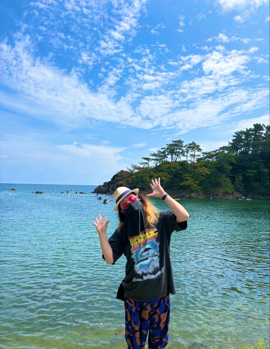 omisochannnel's tweet photo. 日焼けしたくないのに海に行く人 https://t.co/v2HRVaOgUg