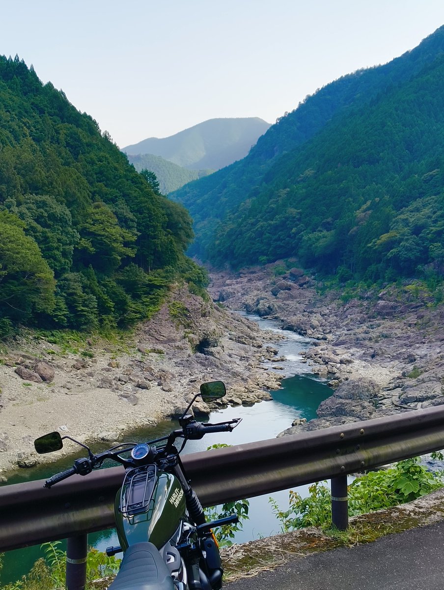 Mu_ND5RC_NRA's tweet photo. こんばんロド☀️
昨日は秘境、オトノリ、に初探訪しました。
すごい!
#harleydavidson #rh975 https://t.co/nD3nY6VeGX