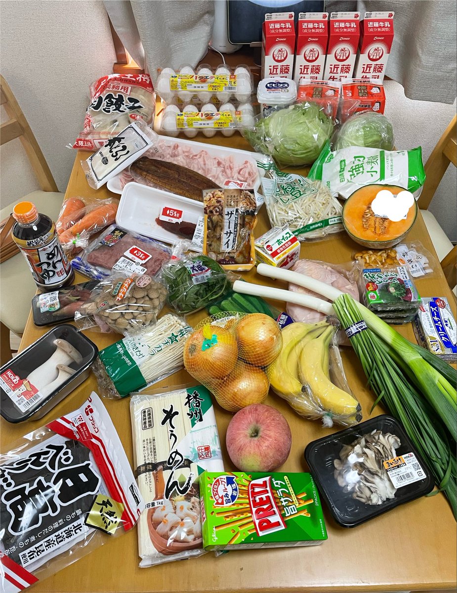 iiniku2nd's tweet photo. 今週のお買い物13000円。今日は息子らの検定合格祝いに寿司ブッフェ行ってきた。死ぬほど食べた😂見かけた英語塾に「小学生で2級を目指す」と書かれてて最近の教育は要求難易度高くてなんか怖いと思ったよね…それで頑張らせてAIに頭脳労働取られるの？酷くない？ https://t.co/YgwTyeVKk9