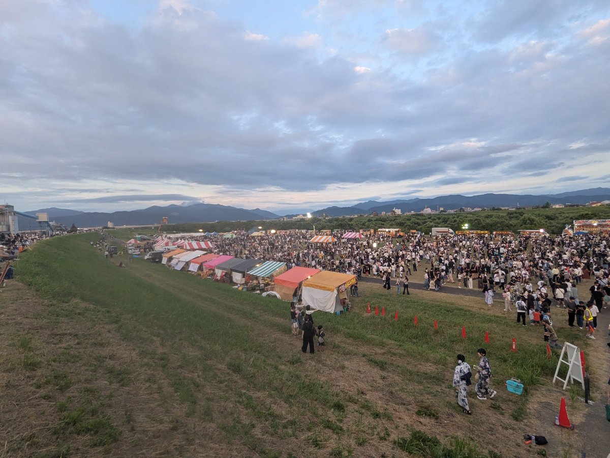 DrumDaichi's tweet photo. ひとがごみのようだ
#森田花火 https://t.co/e7yyl2lwHU