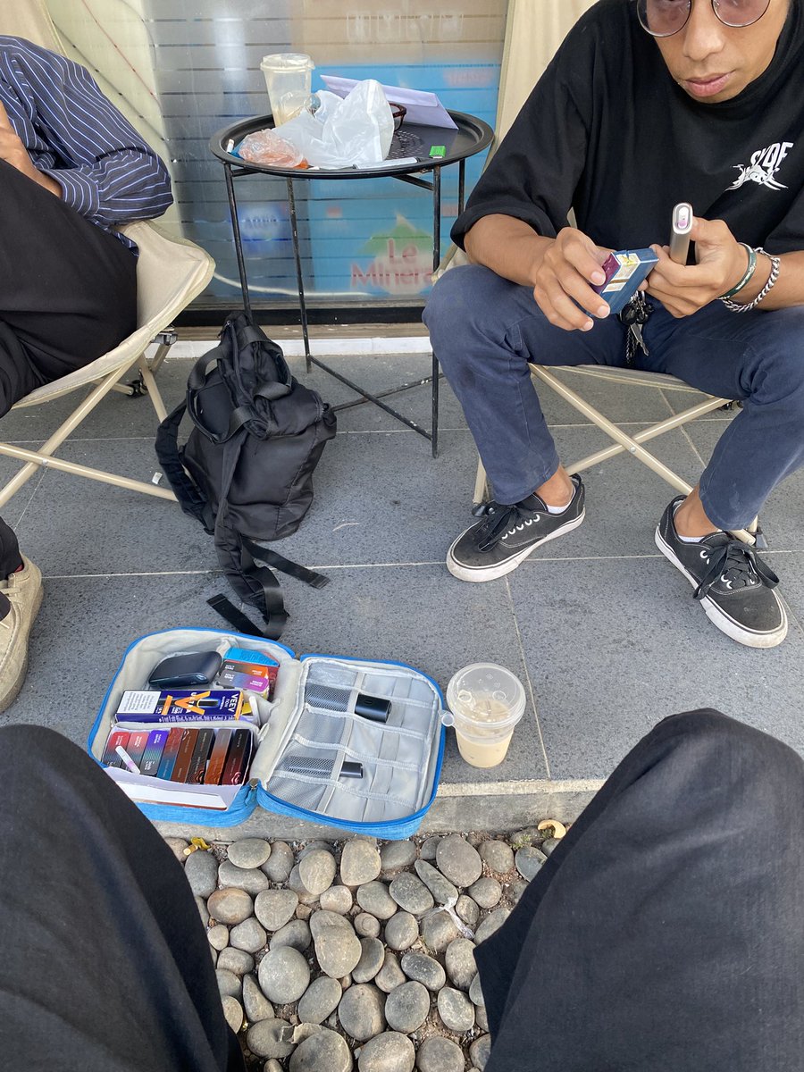 Moozaaaa_'s tweet photo. trimakasi orang baik kopi gratis nyah https://t.co/5aW9yTzoY2