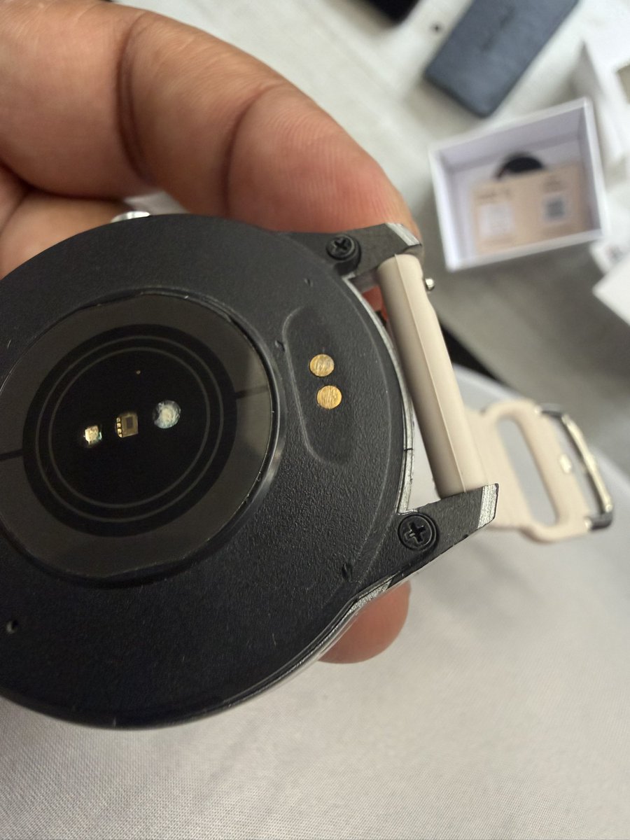 Thejus7670's tweet photo. @fireboltt__ you take my well maintained watch &amp; replace it with a scratched used one under warranty?Is this how fire bolt warranty works? You take my new watch not even a scratch on it and send a crap unit back? I will be taking this and filing an official consumer complaint. https://t.co/BM9KvwF5Ur