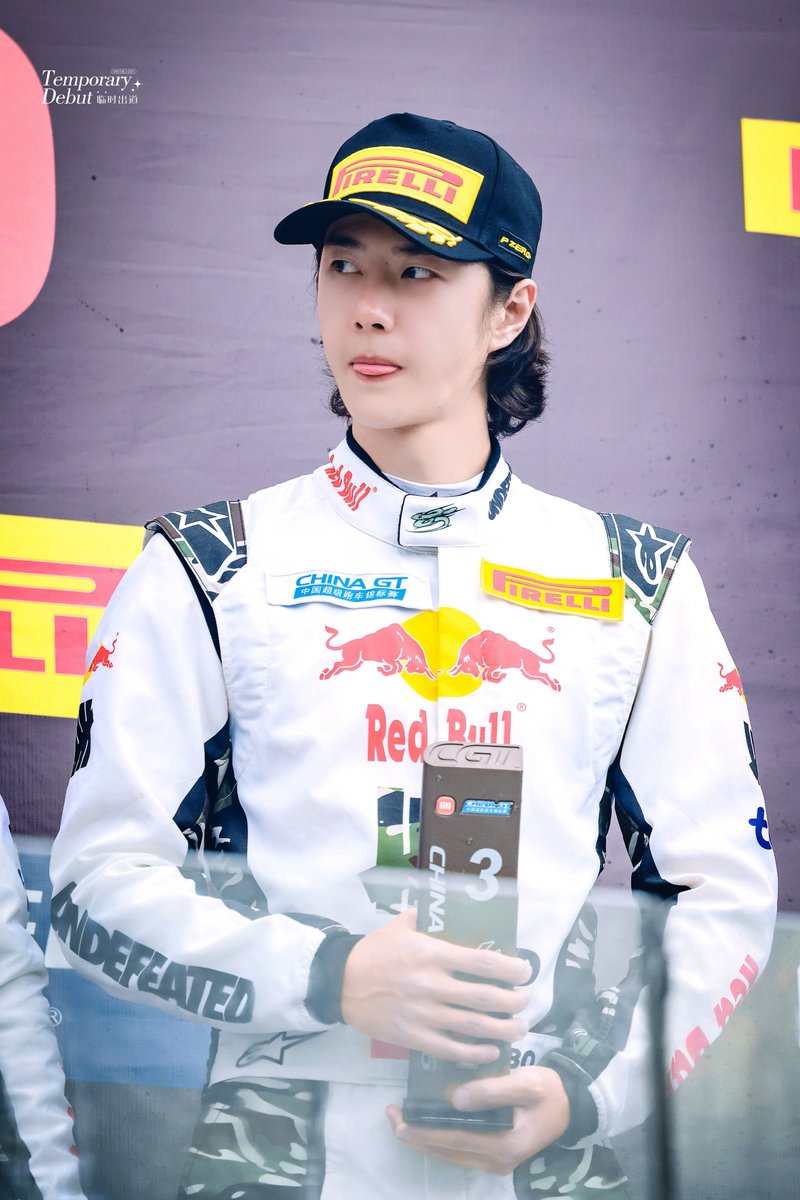 mtjuju816's tweet photo. ไม่ได้เห็นบรรยากาศแบบนี้มานานแล้ว ยินดีกับน้องด้วยนะคับ 🎉🎉🎉
85RACING ENGINE ROARS
#WANGYIBOxRACE2CGT2026R3 https://t.co/M5KjS72ANL